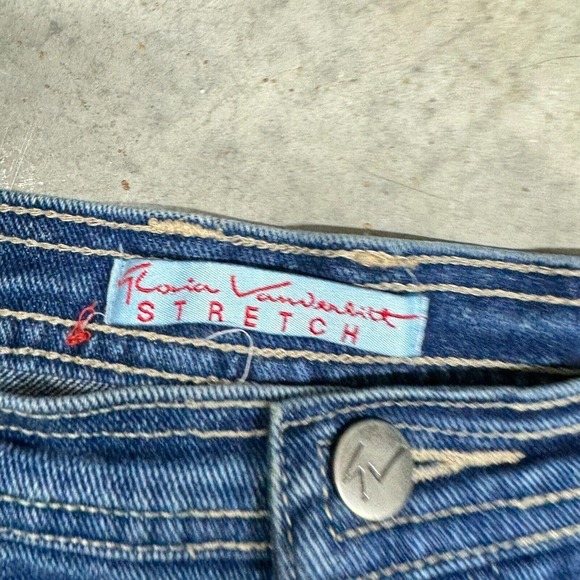 Gloria Vanderbilt Stretch Distressed Blue Jeans Cut Off Shorts Sz 16 - Picture 5 of 10